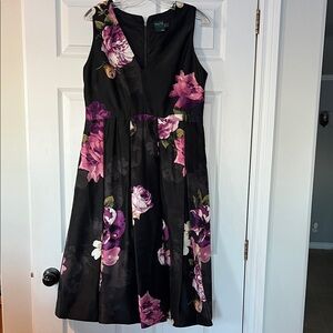 Gabby Skye Elegant Black and Purple Floral Midi Dress